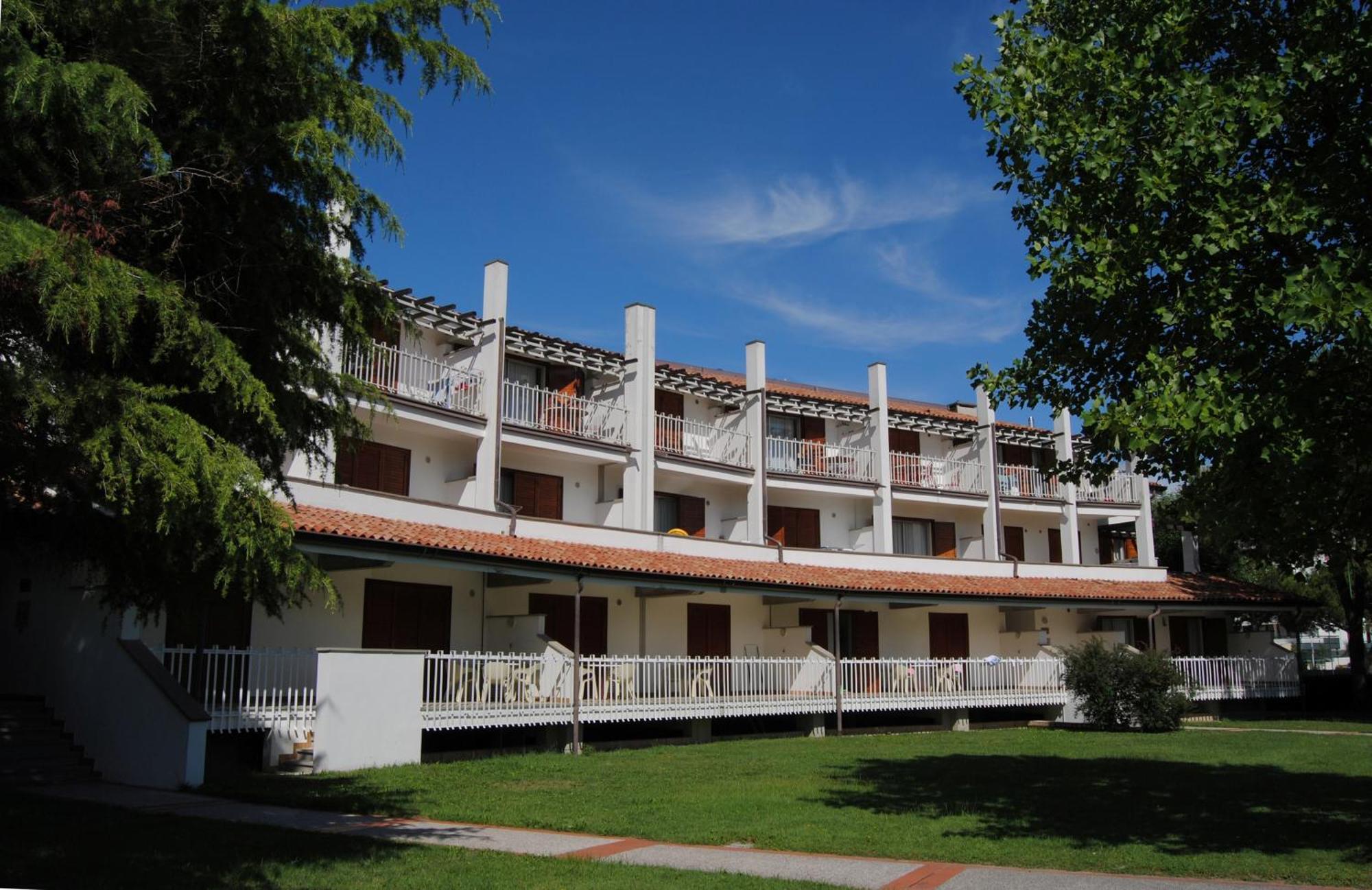 Residence Selenis Caorle Exteriör bild