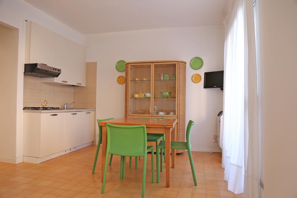Residence Selenis Caorle Exteriör bild