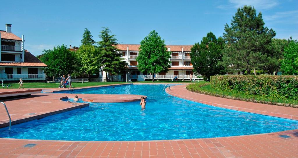 Residence Selenis Caorle Exteriör bild